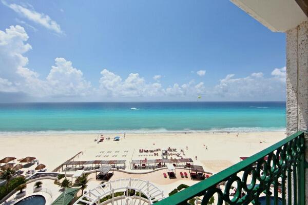 Cancun ocean front suite