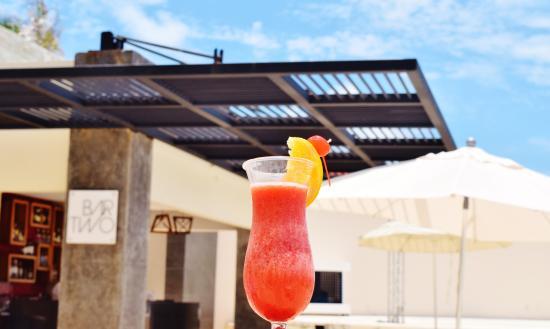 Sandos Cancun resort bar daiquiri