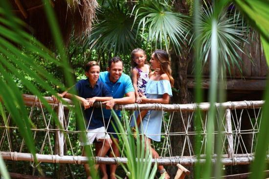 las familias Sandos Playacar resort 