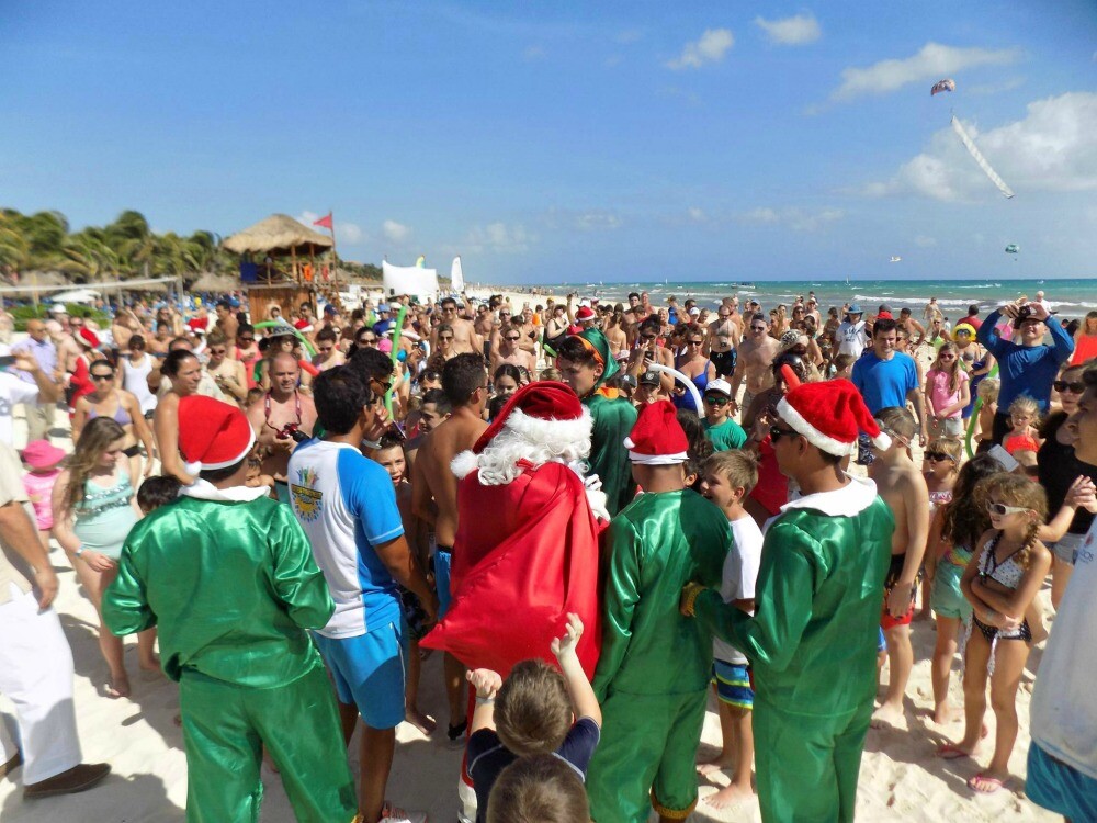 Santa Claus en la playa Riviera Maya