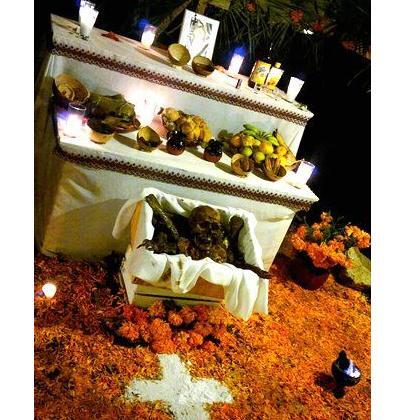 Altar de Día de Muertos una gran tradicion Mexicana