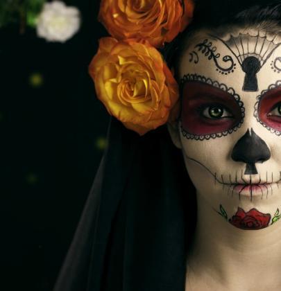 Celebrar a los muertos, belleza mortal: las 3 mujeres del Día de Muertos